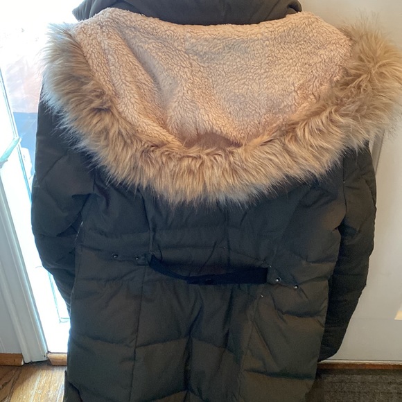 LAUREN RALPH LAUREN FAUX-FUR TRIM WOMEN'S DOWN JACKET - Picture 3 of 9